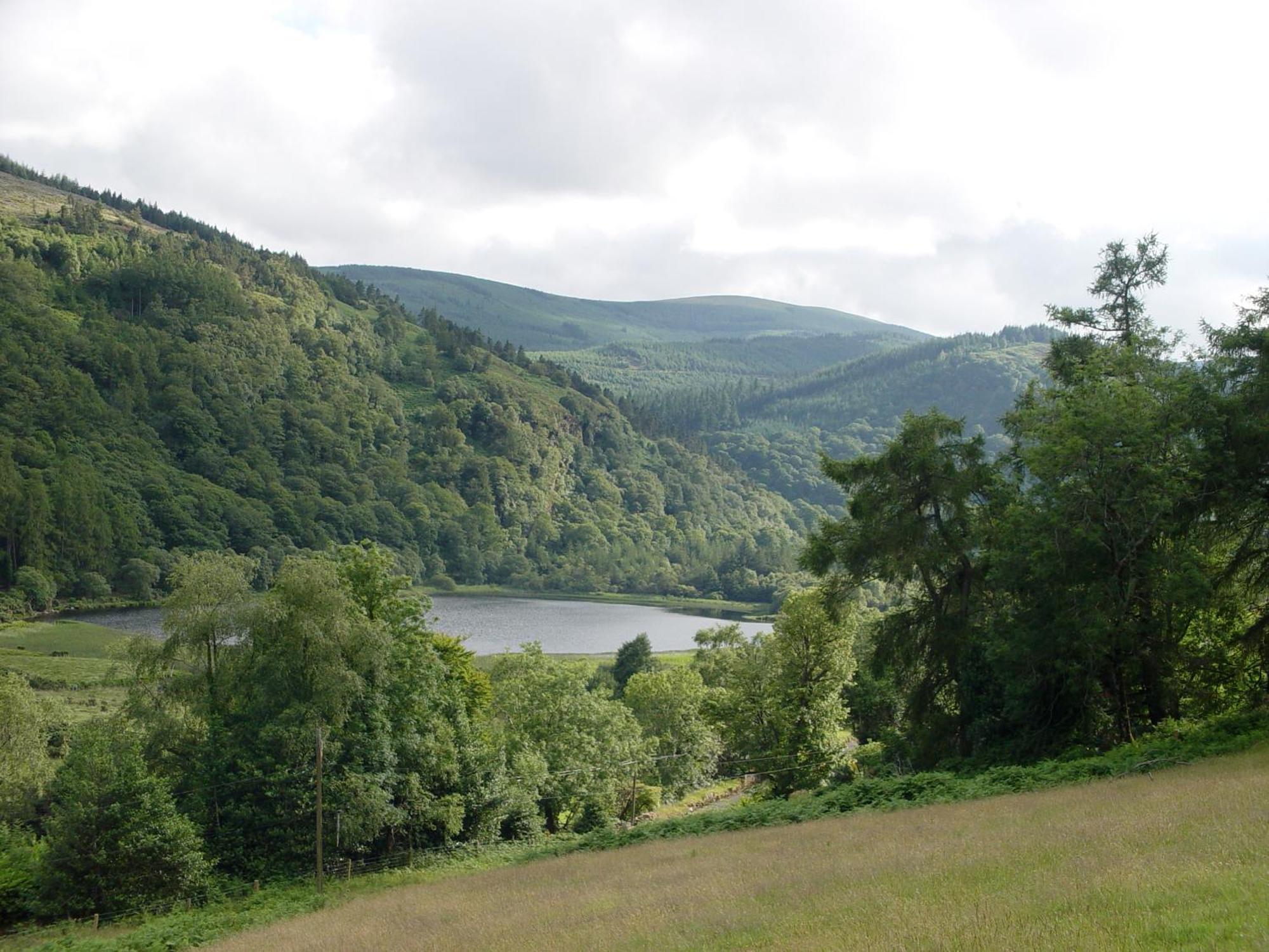 Glendalough International Youth Hostel Laragh Exterior foto The Blackwater Valley