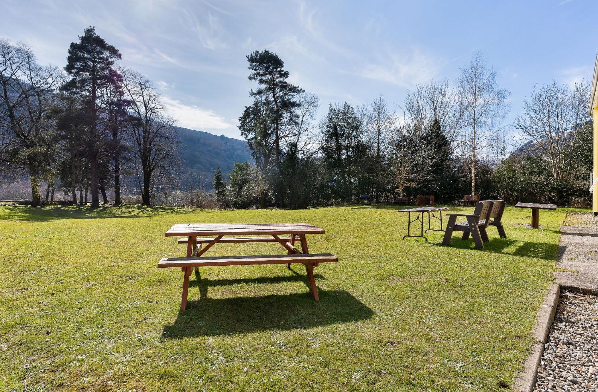 Glendalough International Youth Hostel Laragh Exterior foto